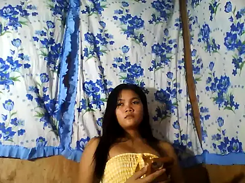 PinaySkinnyJust18 online show from 4, 7, 2026