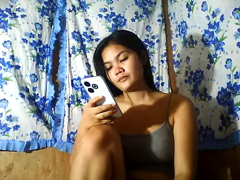 PinaySkinnyJust18 online show from 5, 7, 2026