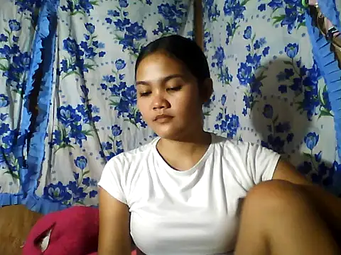 PinaySkinnyJust18 online show from 6, 7, 2026
