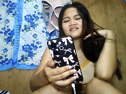PinaySkinnyJust18 online show from 15, 7, 2026