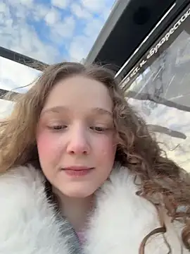 outside rosy online show from 29, 4, 2026