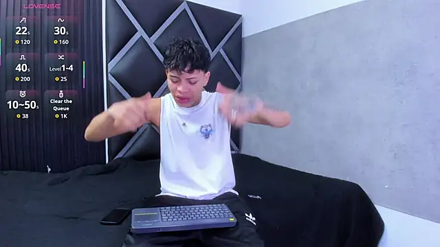 Dogan Renzo0 online show from 16, 3, 2026