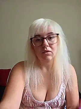 Ashlovescannabis online show from 18, 7, 2026