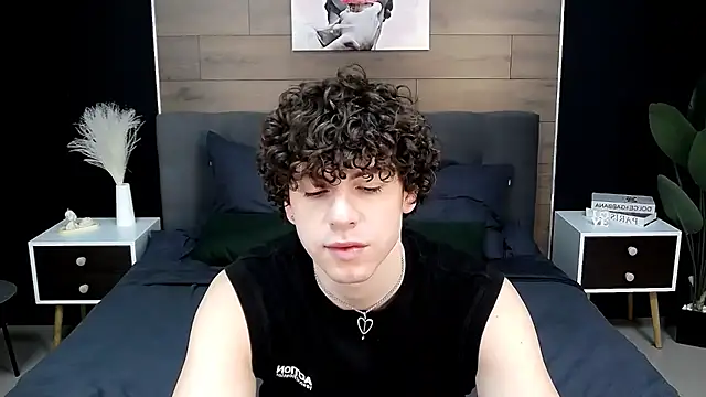 Snapshot of TylerGibson chatting on 18, 3, 2026 TylerGibson online show from 18, 3, 2026