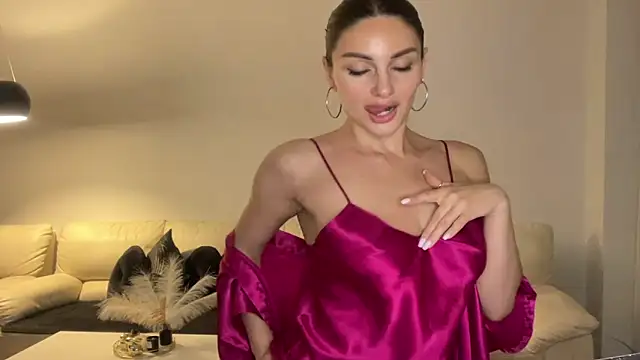 RoxelleSilvara69 online show from 9, 6, 2026