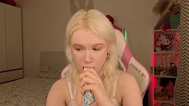 Mia WaterFall online show from 17, 3, 2026