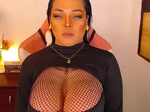 Snapshot of SeducingMonica chatting on 4, 3, 2026 SeducingMonica online show from 4, 3, 2026