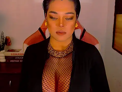 Snapshot of SeducingMonica chatting on 5, 3, 2026 SeducingMonica online show from 5, 3, 2026