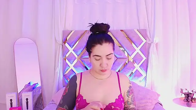 KathiaJenner online show from 25, 7, 2026
