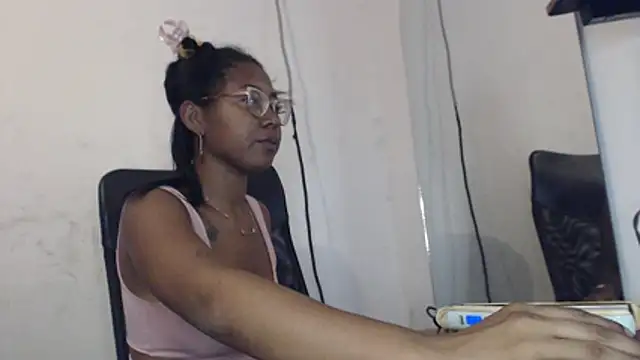 girl sexy27 online show from 13, 2, 2026