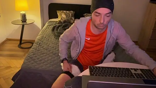 Snapshot of AfterTheRun chatting on 1, 2, 2026 AfterTheRun online show from 1, 2, 2026