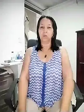 Snapshot of RosseLaure chatting on 15, 6, 2026 RosseLaure online show from 15, 6, 2026