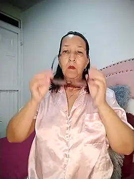 Snapshot of RosseLaure chatting on 24, 6, 2026 RosseLaure online show from 24, 6, 2026