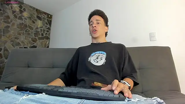Maxxx bigcockx online show from 5, 8, 2026