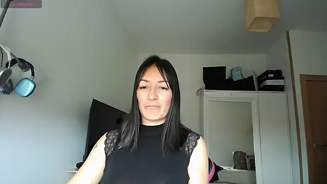 Yulian Milf online show from 2, 5, 2026