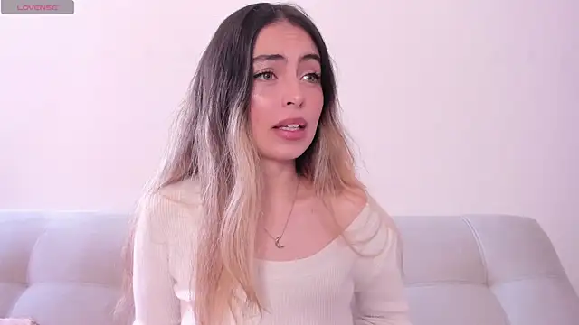 Snapshot of Fernanda_aaaa chatting on 6, 7, 2026 Fernanda aaaa online show from 6, 7, 2026