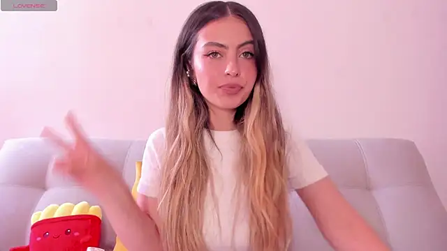 Snapshot of Fernanda_aaaa chatting on 18, 7, 2026 Fernanda aaaa online show from 18, 7, 2026