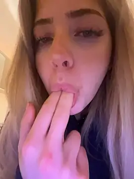 Snapshot of MelliMoon chatting on 16, 2, 2026 MelliMoon online show from 16, 2, 2026