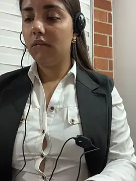 Snapshot of A-uroora chatting on 13, 2, 2026 A-uroora online show from 13, 2, 2026