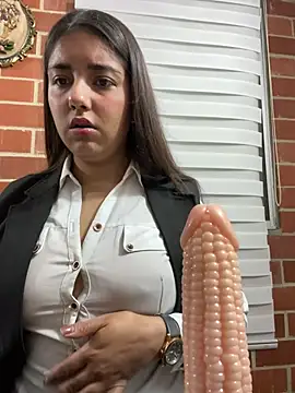 Snapshot of A-uroora chatting on 5, 3, 2026 A-uroora online show from 5, 3, 2026