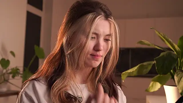 EleniRoeber online show from 10, 3, 2026