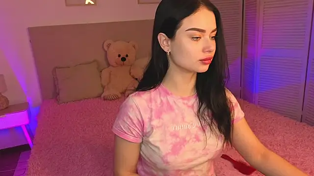 Snapshot of Silena_sky chatting on 6, 3, 2026 Silena sky online show from 6, 3, 2026