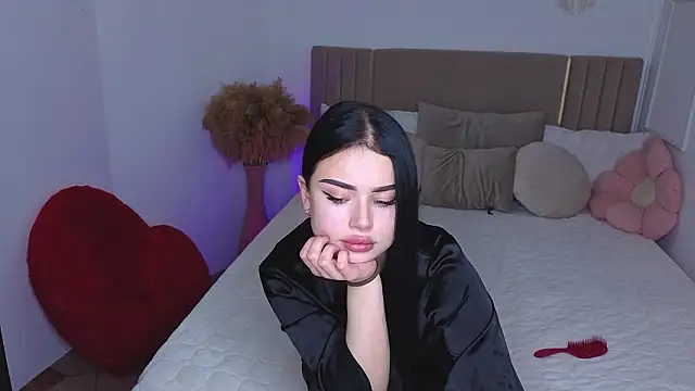 Snapshot of Silena_sky chatting on 7, 3, 2026 Silena sky online show from 7, 3, 2026