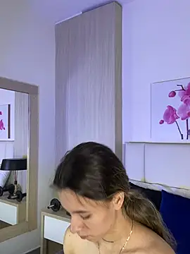 JuliaColemann online show from 1, 7, 2026
