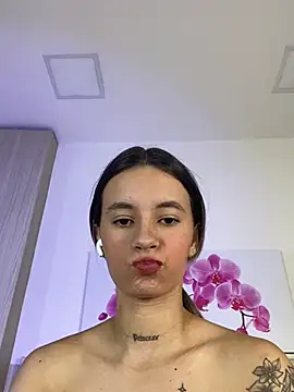 JuliaColemann online show from 28, 7, 2026
