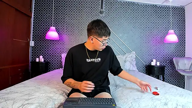 Snapshot of Evie_demn chatting on 11, 2, 2026 Evie demn online show from 11, 2, 2026