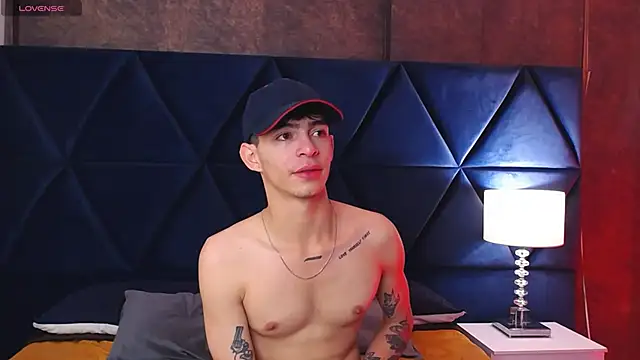 Logan Woods online show from 7, 3, 2026