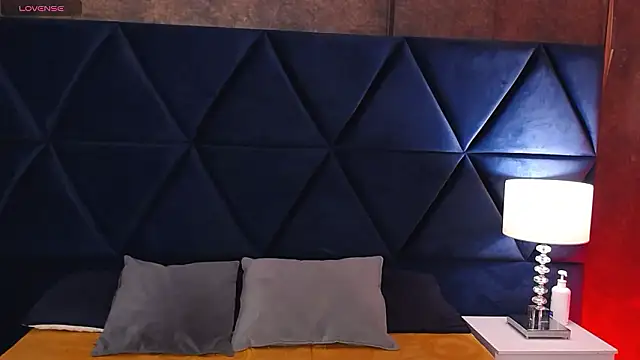 Logan Woods online show from 11, 3, 2026