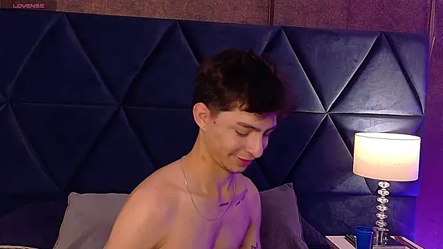 Logan Woods online show from 17, 3, 2026