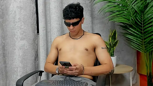 Tobias Vega online show from 5, 5, 2026