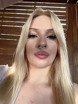 DayaFoxy online show from 4, 7, 2026