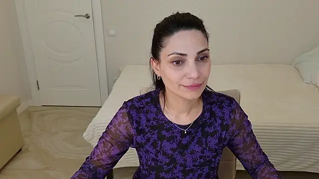 LovelyBeatrice online show from 6, 3, 2026