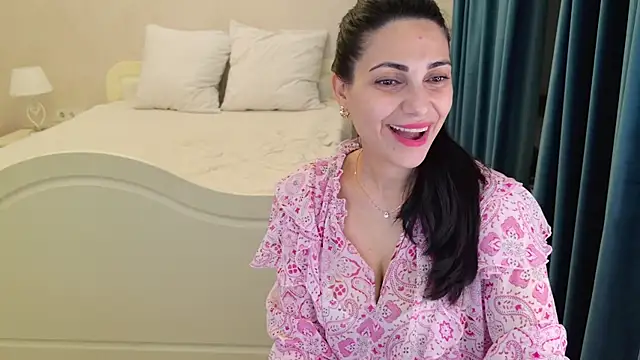 LovelyBeatrice online show from 3, 7, 2026