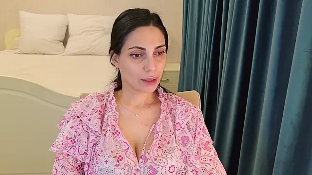 LovelyBeatrice online show from 21, 7, 2026