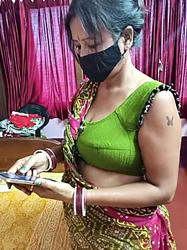 Snapshot of Little-Roshni chatting on 27, 6, 2026 Little-Roshni online show from 27, 6, 2026