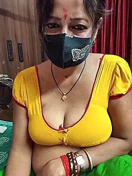Snapshot of Little-Roshni chatting on 2, 8, 2026 Little-Roshni online show from 2, 8, 2026