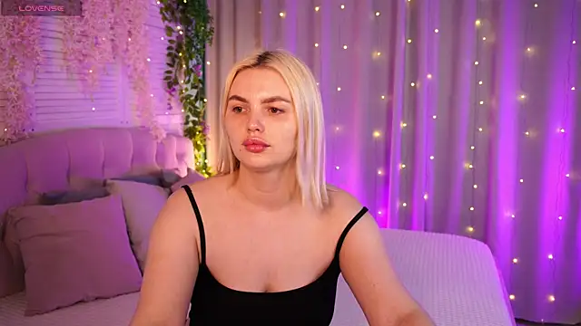 AmeliaWeells online show from 4, 5, 2026