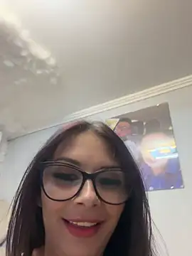 Snapshot of HiddendesireXO01 chatting on 27, 6, 2026 HiddendesireXO01 online show from 27, 6, 2026