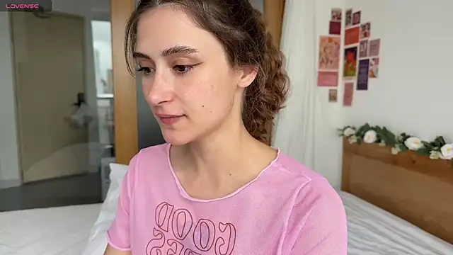 Snapshot of cutiemari chatting on 13, 3, 2026 cutiemari online show from 13, 3, 2026