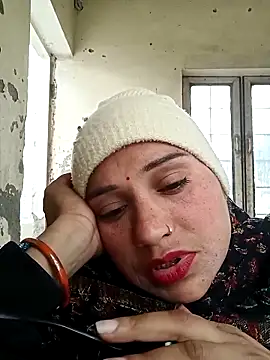 Cute-karisma1234 online show from 3, 2, 2026