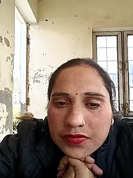 Cute-karisma1234 online show from 4, 2, 2026