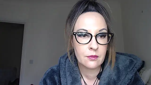 PsychicDominatrix online show from 9, 2, 2026