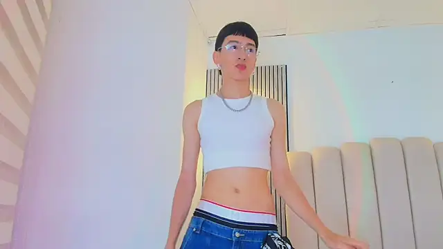 lian cameron online show from 29, 4, 2026