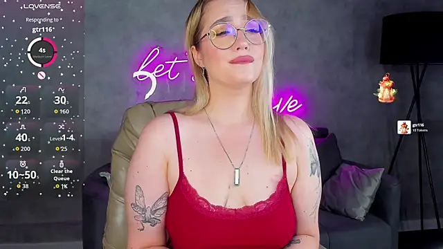 Snapshot of Viickie_Nelsson chatting on 4, 8, 2026 Viickie Nelsson online show from 4, 8, 2026