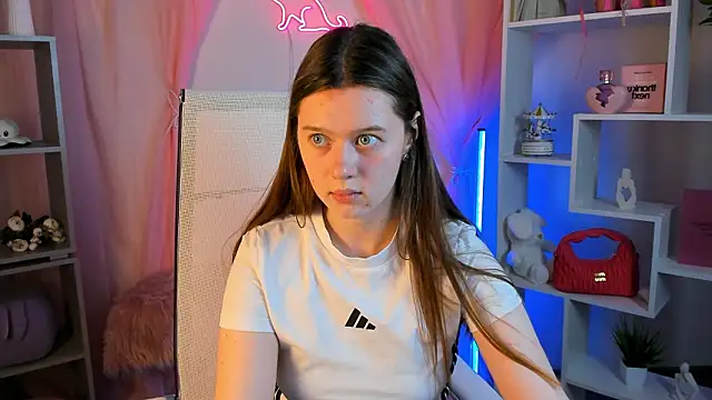 Snapshot of CelestineMauriac chatting on 11, 3, 2026 CelestineMauriac online show from 11, 3, 2026