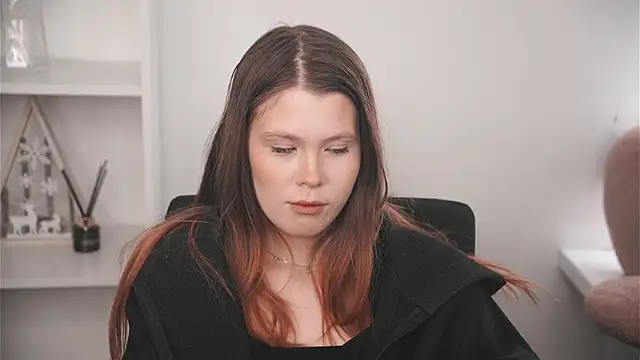 Snapshot of MarnieWootan chatting on 4, 3, 2026 MarnieWootan online show from 4, 3, 2026